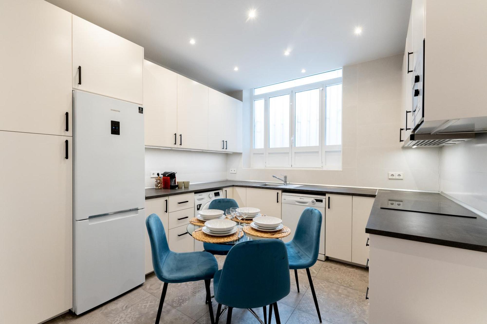 Luxe In Plaza De Espana Apartment